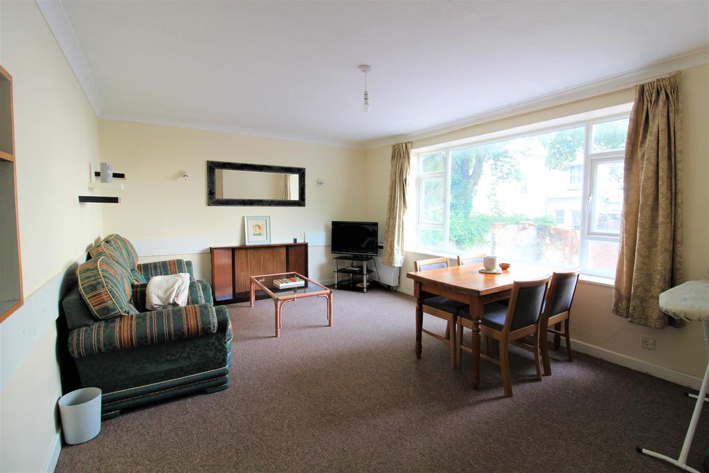 Norfolk Road, Brighton, BN1 2 bed flat £1,600 pcm (£369 pw)