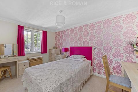 1 bedroom retirement property for sale, Popes Avenue, Twickenham TW2