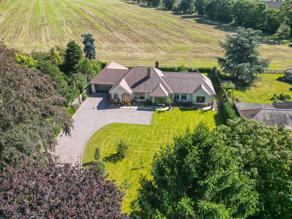 Lincoln Road, Nettleham, Lincoln, Lincolnshire, LN2 4 bed detached