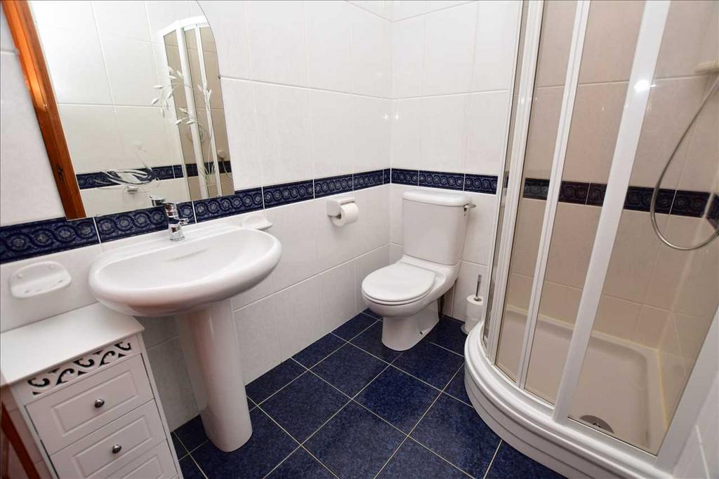 Ensuite 2