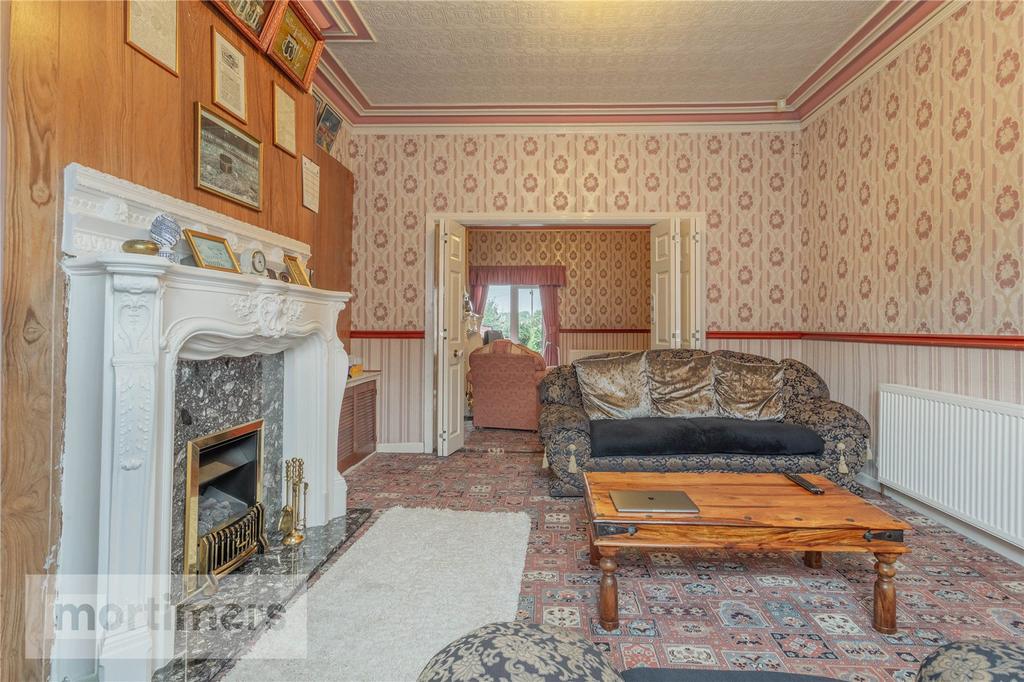 Leamington Road, Blackburn... 4 bed terraced house £199,995