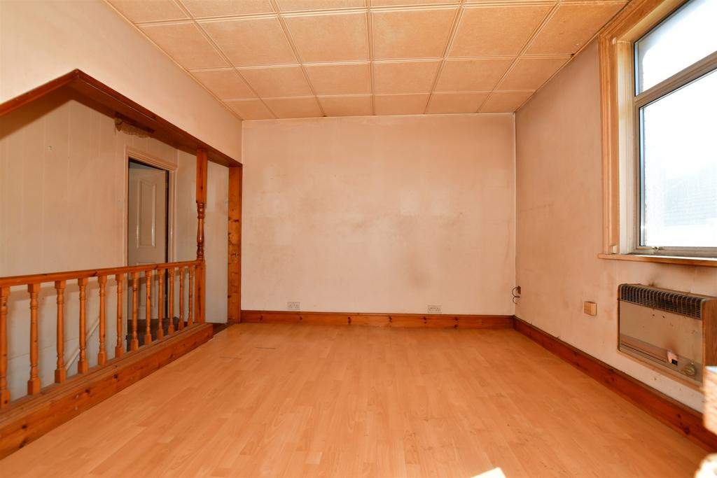 Gordon Road, Dartford, Kent 1 bed flat £100,000