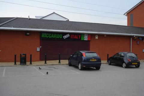 Retail property (high street) to rent, Seaford Road, Salford M6