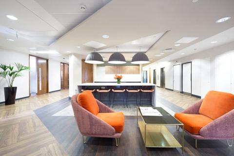 Serviced office to rent, London EC4N