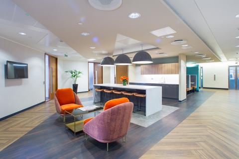 Serviced office to rent, London EC4N