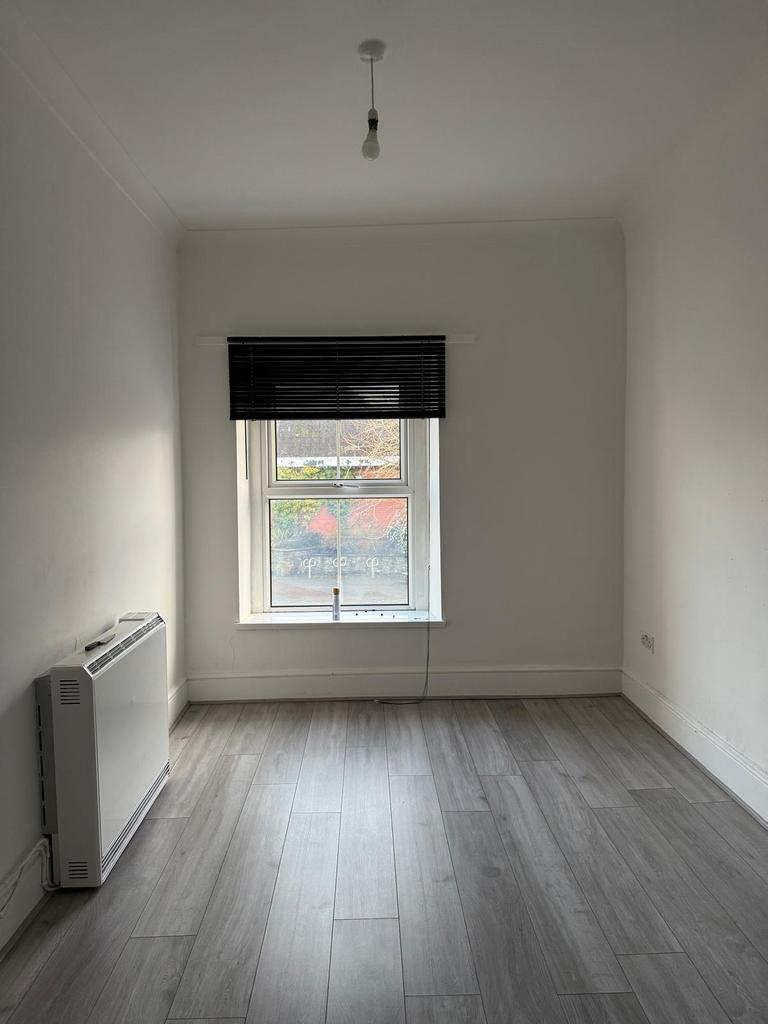 Apartment in Ammanford - More