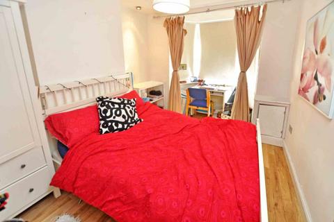 3 bedroom terraced house to rent - Cross Street, St. Clements *Student Property 2024*