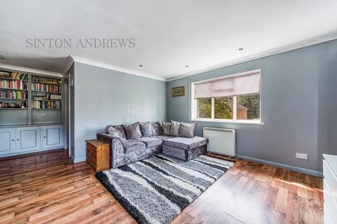 2 bedroom flat for sale, Vine Cottage, Tentelow Lane, Norwood Green, UB2