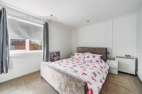 2 bedroom flat for sale, Vine Cottage, Tentelow Lane, Norwood Green, UB2