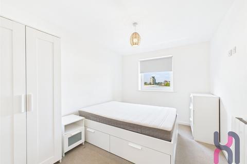 2 bedroom flat to rent, Spinner House, 1A Elmira Way, Salford, M5