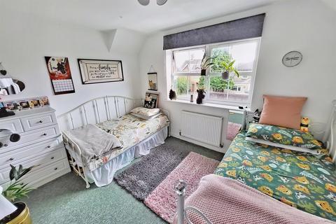 5 Barham Close, Bournemouth, BH1 4BZ