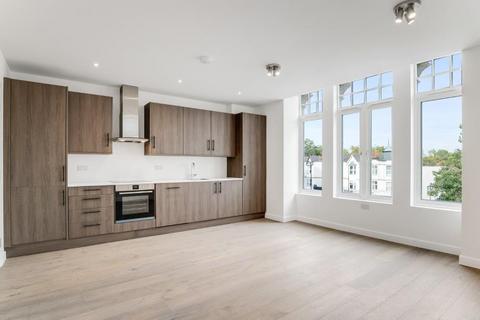 2 bedroom flat to rent, Parkview House, Green Lanes