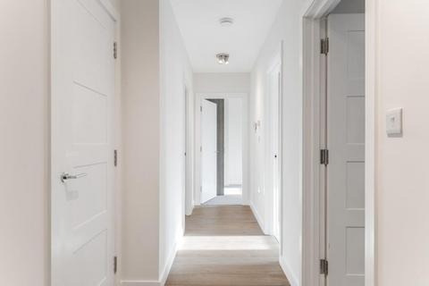 2 bedroom flat to rent, Parkview House, Green Lanes
