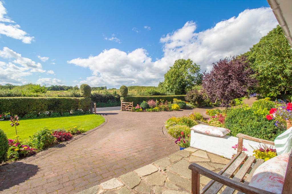 Wervin Road, Wervin, Chester 6 bed bungalow for sale £795,000
