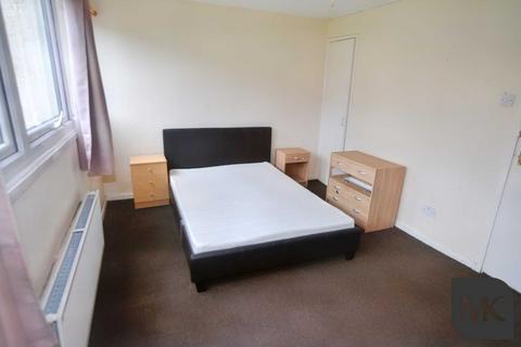 1 bedroom in a house share to rent, The Hide, Milton Keynes MK6