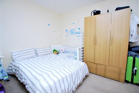 2 bedroom apartment to rent, Farnham Road, Guildford, Surrey, GU2