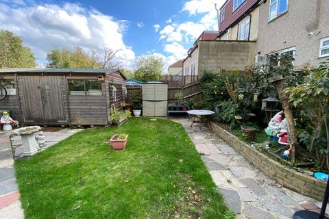 4 bedroom end of terrace house for sale, Garrard Close,  Bexleyheath, DA7