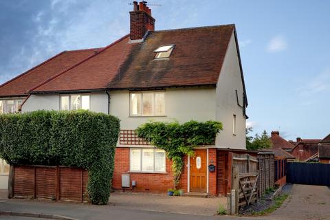 2 Shepherds Lane, Guildford, GU2 9SL