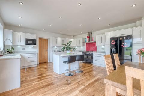 562 Birmingham Road, Lydiate Ash, Bromsgrove, B61 0HT