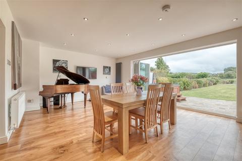562 Birmingham Road, Lydiate Ash, Bromsgrove, B61 0HT