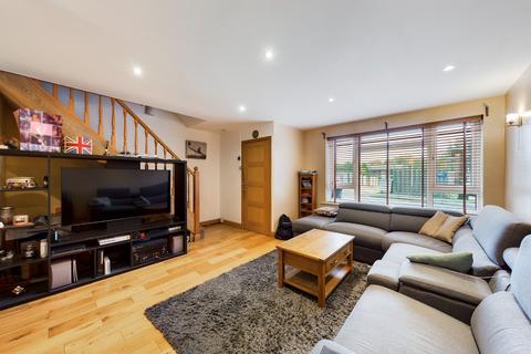 3 bedroom end of terrace house to rent - Kimpton Close, Hemel Hempstead, Hertfordshire, HP2 7PN