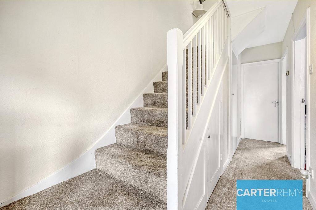 Becontree Avenue, Dagenham, RM8 3HD 3 bed terraced house for sale £