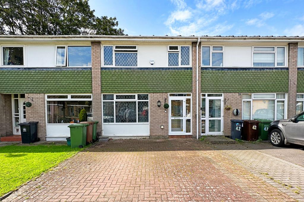 Dassett Road, Bentley Heath, B93 3 bed terraced house for sale £350,000