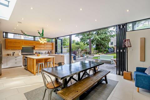 34 Love Lane, Pinner, HA5 3EX
