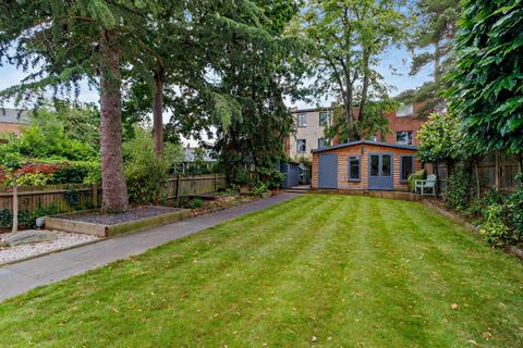 34 Love Lane, Pinner, HA5 3EX
