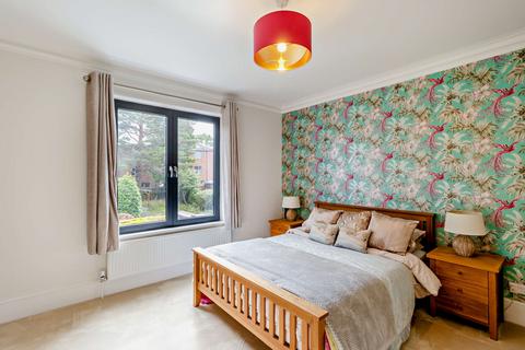 34 Love Lane, Pinner, HA5 3EX