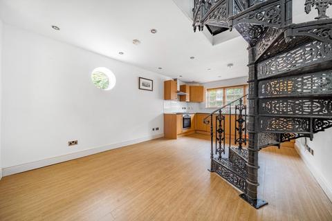 1 Salisbury Mews, London, SW6 7DS