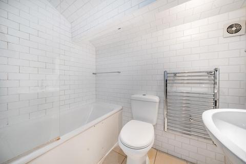 1 Salisbury Mews, London, SW6 7DS