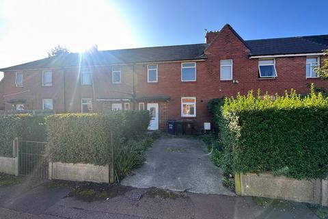 3 bedroom terraced house to rent, Holystone Crescent, Newcastle upon Tyne
