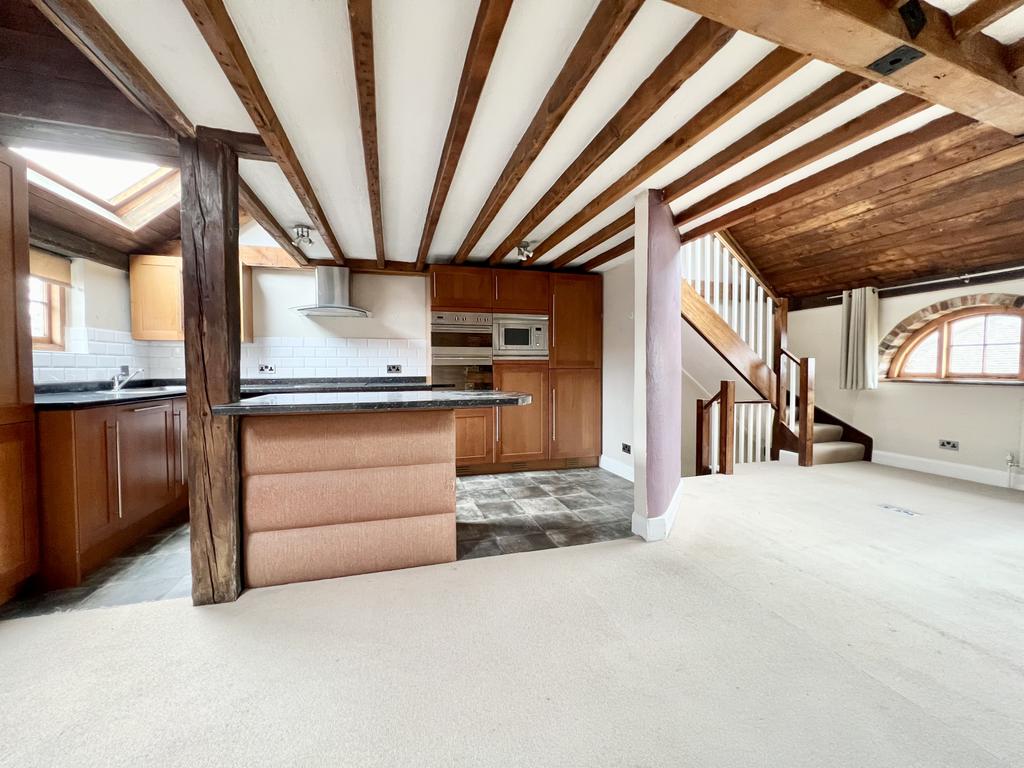 Kitchen &amp; dining area