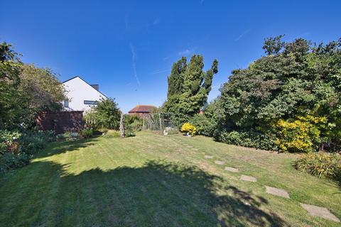 2 bedroom detached bungalow for sale - Haine Road, Ramsgate, CT12