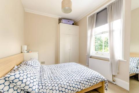 Flat 3, 6 Ridgway, London, SW19 4QN