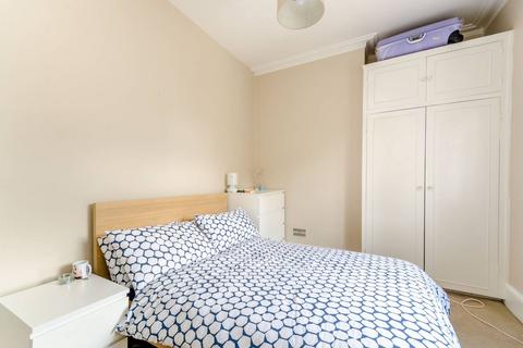 Flat 3, 6 Ridgway, London, SW19 4QN