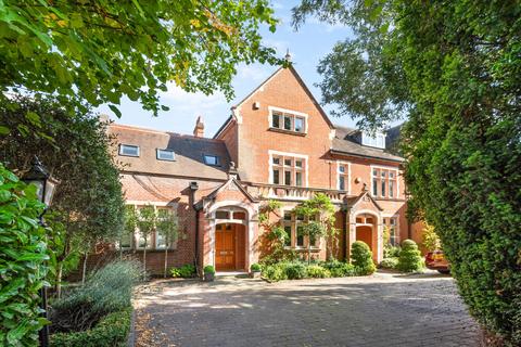 72 Arthur Road, London, SW19 7DS