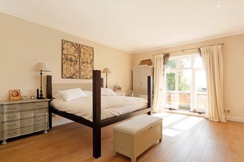 72 Arthur Road, London, SW19 7DS