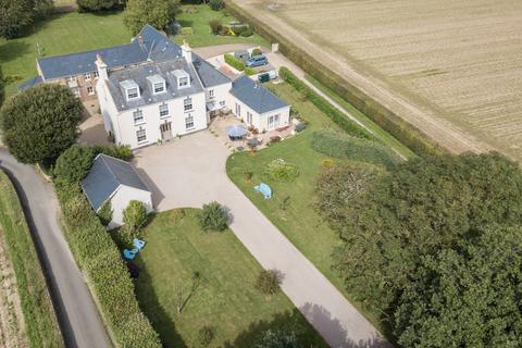 6 bedroom semi-detached house for sale, La Rue Du Moulin De Fliquet, St. Helier, Jersey