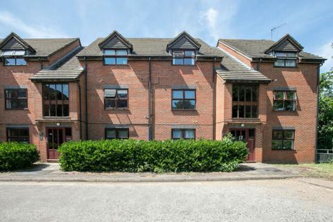 8 Butterfield Close, Twickenham, TW1 1DX