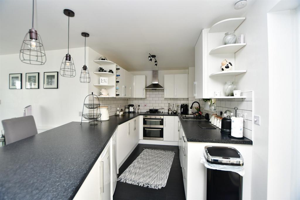 Ward View, Chatham, Kent 3 bed townhouse £380,000