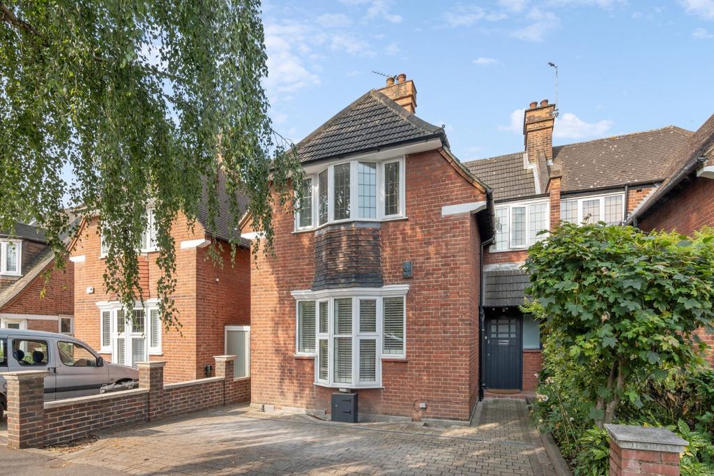 Ellerton Road, London, SW18 4 bed terraced house £1,800,000