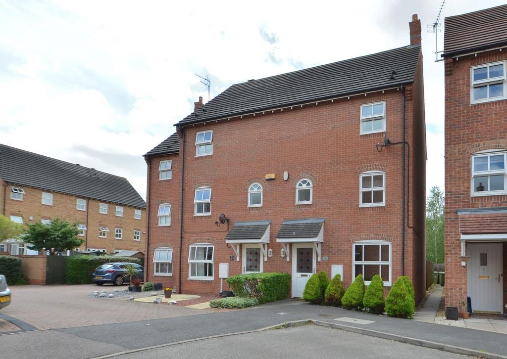 Westcroft, Milton Keynes MK4 4 bed end of terrace house for sale £350,000