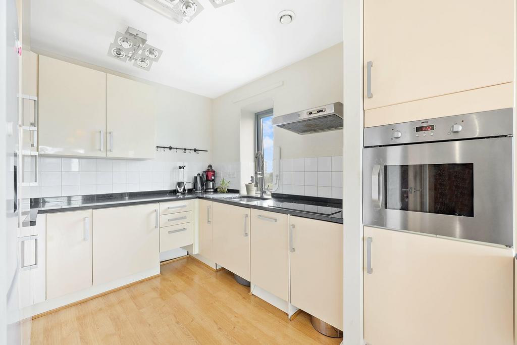 Thomas Fyre Drive, London E3 2 bed flat - £1,950 pcm (£450 pw)