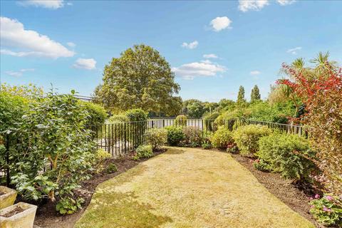 4 bedroom house for sale, Chiswick Quay, Hartington Road, London, W4