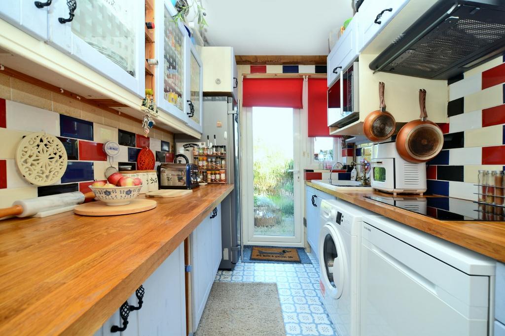 Fairford Gardens, Worcester Park, Surrey, KT4 4 bed end of terrace house for sale £575,000