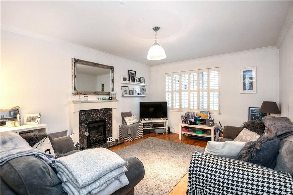 Peerless Drive, Harefield, UB9 1 bed flat £1,050 pcm (£242 pw)