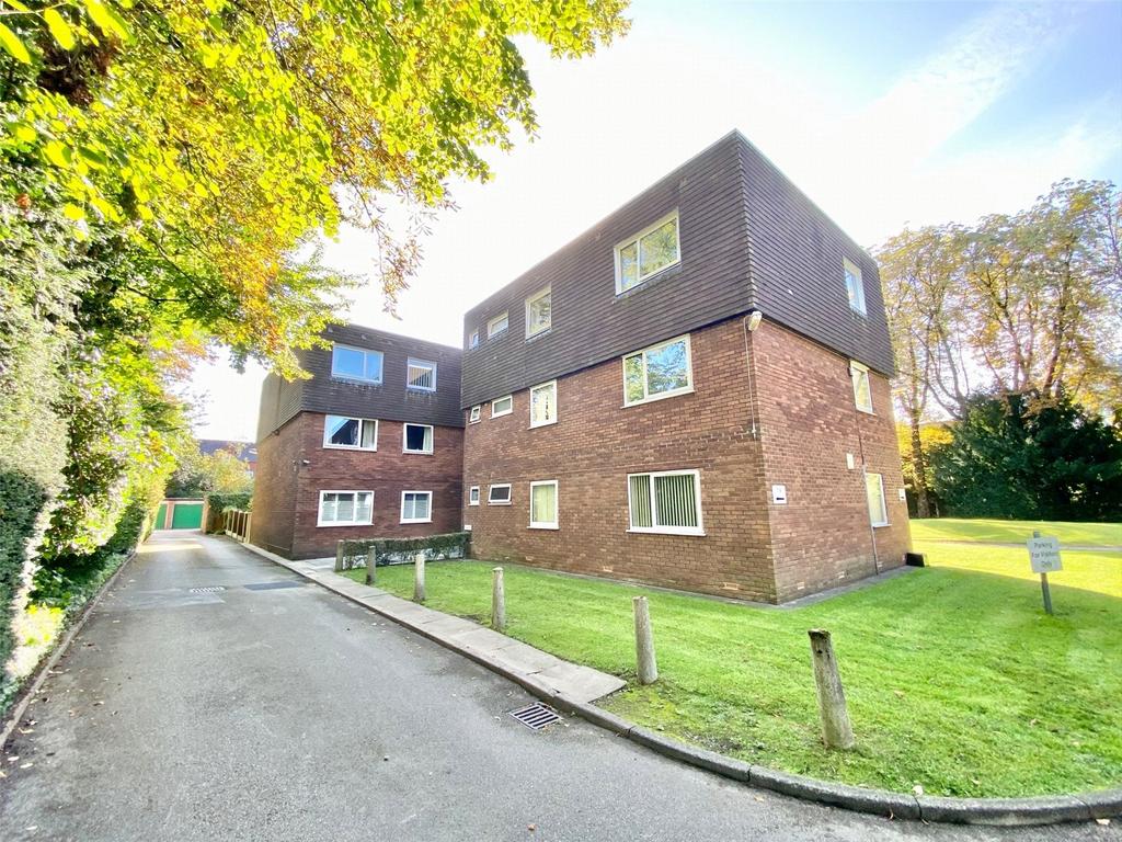 Bramhall Lane, Davenport, Stockport, SK3 2 bed flat £190,000