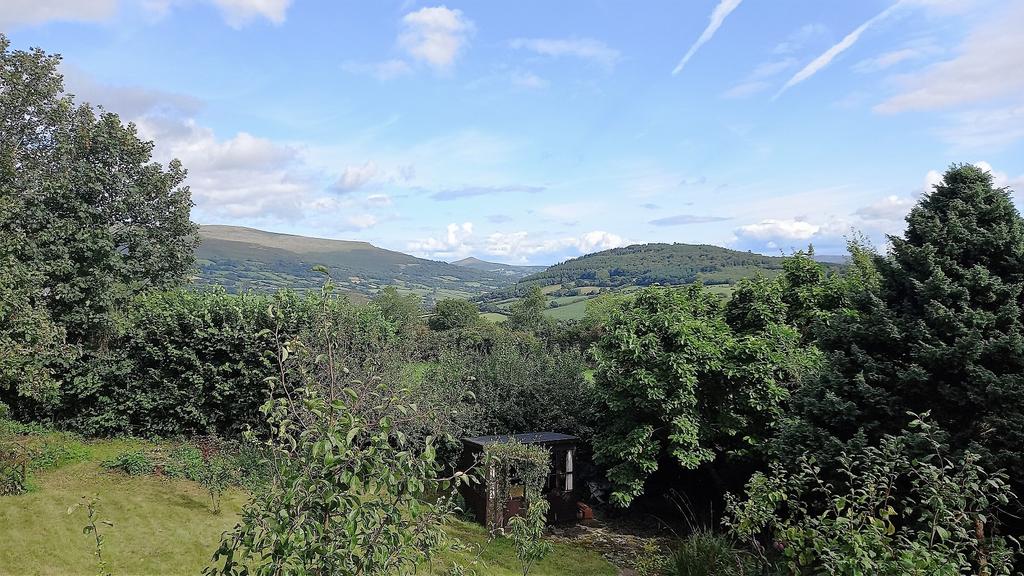 Bwlch, Brecon, Powys. 3 bed cottage for sale £425,000